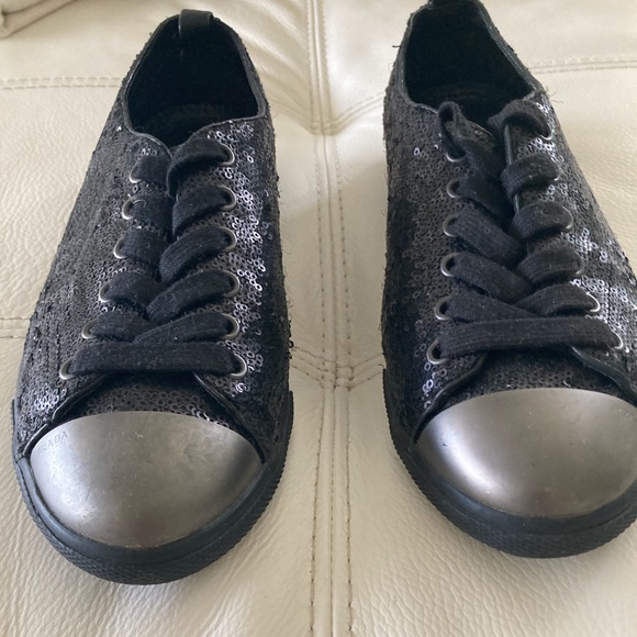 Prada size 9 sneakers - Picture 2 of 5